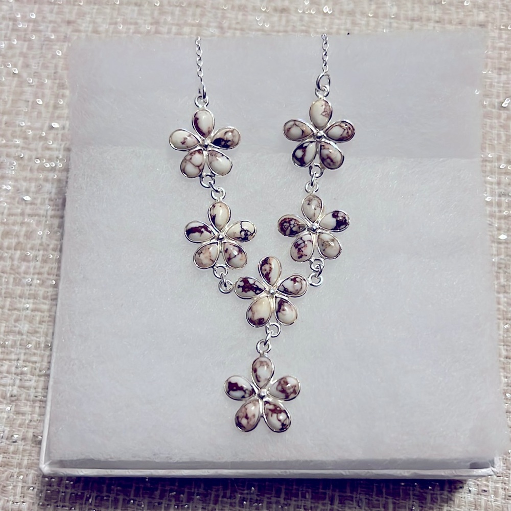Natural 28.73ct Wild Horse Magnesite Necklace